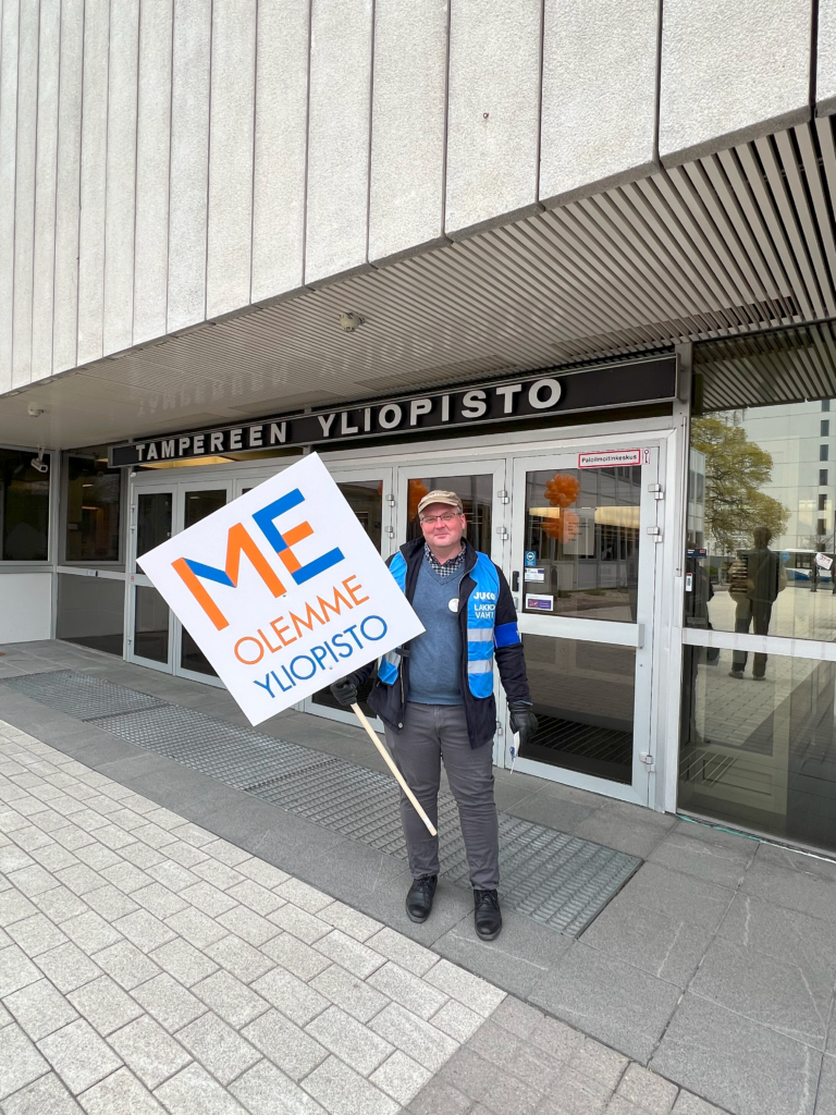 Mika Mattila Tampereella yliopiston lakkopäivänä.