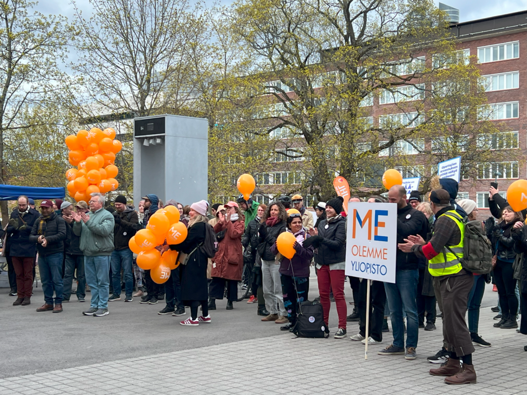 Tampereen yliopiston lakkopäivä.