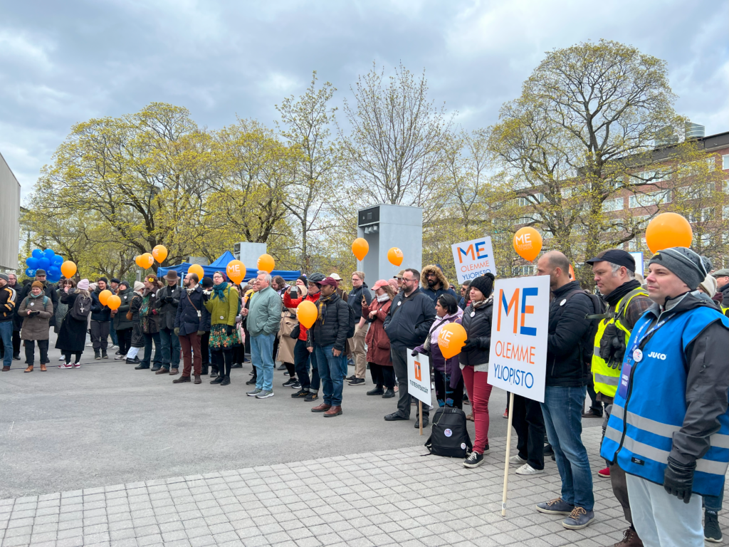 Tampereen yliopiston lakkopäivä.